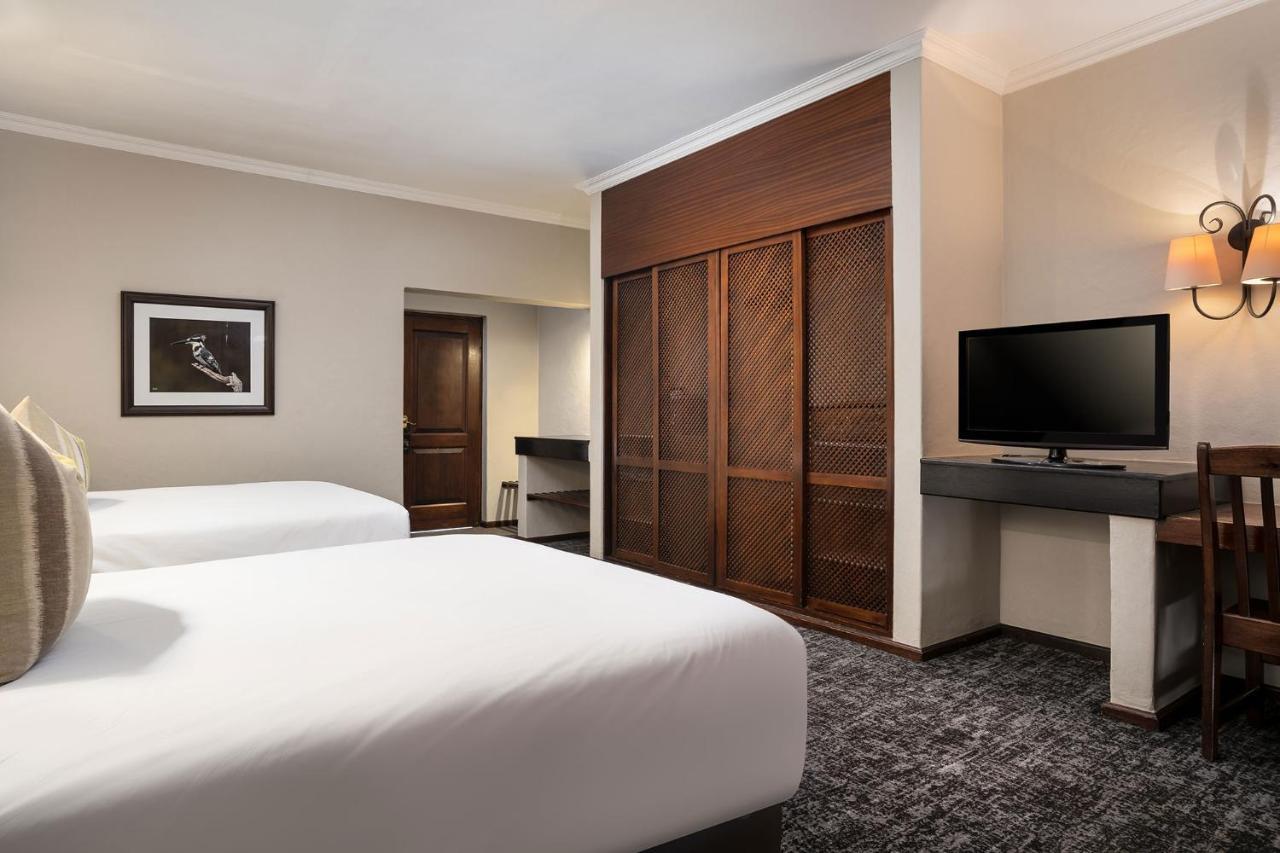 Premier Hotel Roodevalley Преторія Екстер'єр фото